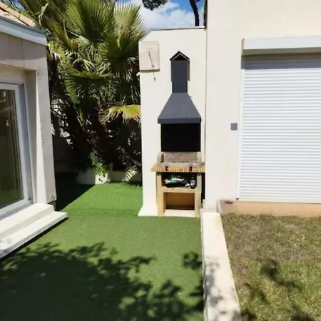Garden Near Beach Wifi Air Conditioning *