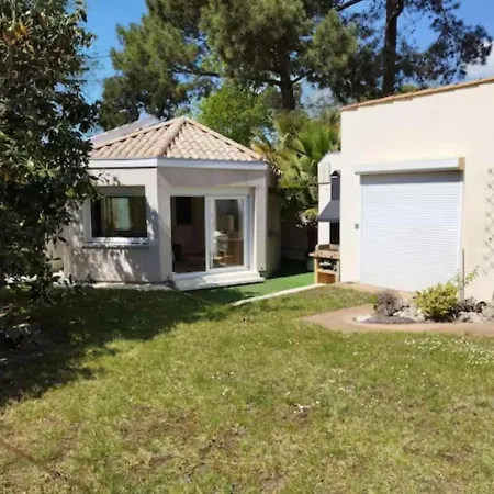 Garden Near Beach Wifi Air Conditioning Villa